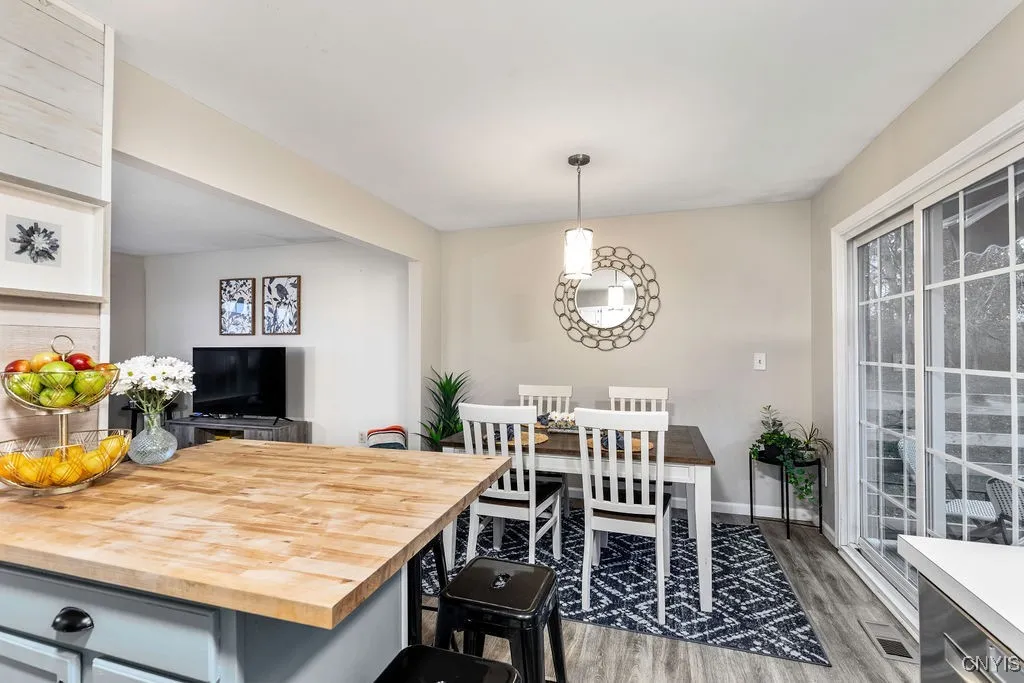 9418 Birch Tree Road, Cicero, New York 13029, Cicero, New York 13029, 3 Bedrooms Bedrooms, 6 Rooms Rooms,2 BathroomsBathrooms,Residential,For Sale,9418 Birch Tree Road, Cicero, New York 13029,0,S1648587