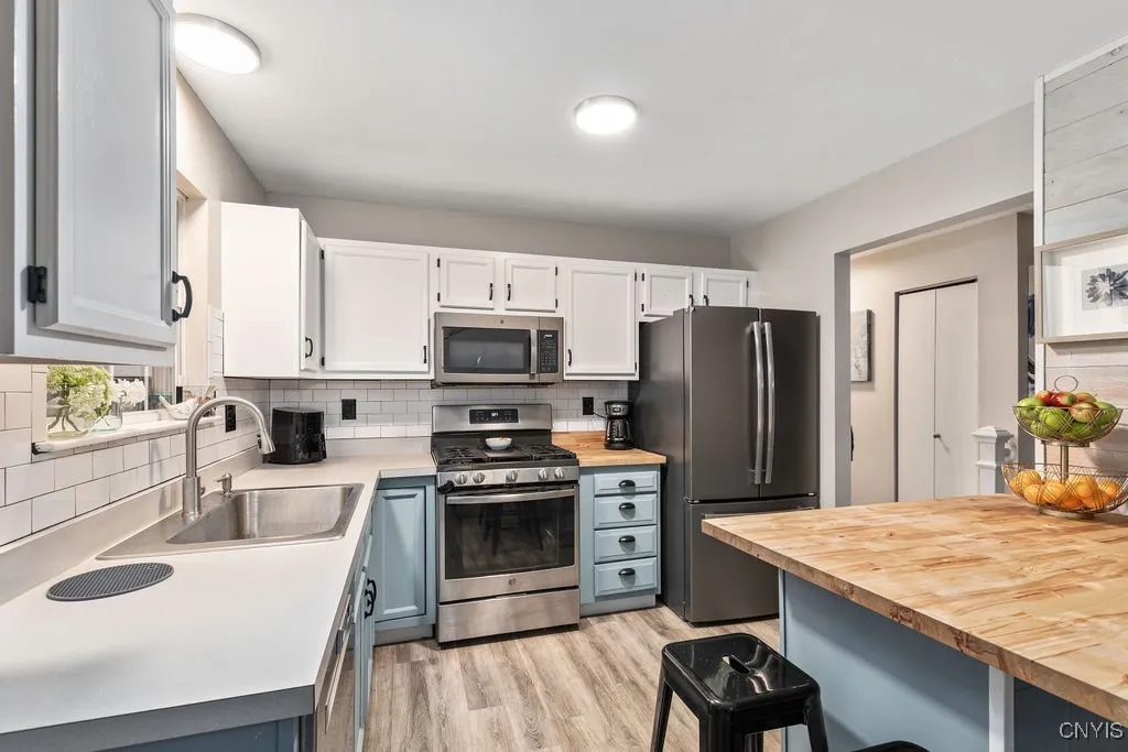 9418 Birch Tree Road, Cicero, New York 13029, Cicero, New York 13029, 3 Bedrooms Bedrooms, 6 Rooms Rooms,2 BathroomsBathrooms,Residential,For Sale,9418 Birch Tree Road, Cicero, New York 13029,0,S1648587