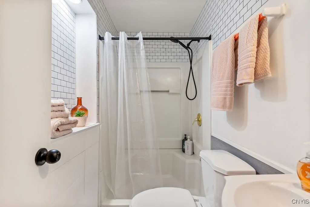 9418 Birch Tree Road, Cicero, New York 13029, Cicero, New York 13029, 3 Bedrooms Bedrooms, 6 Rooms Rooms,2 BathroomsBathrooms,Residential,For Sale,9418 Birch Tree Road, Cicero, New York 13029,0,S1648587