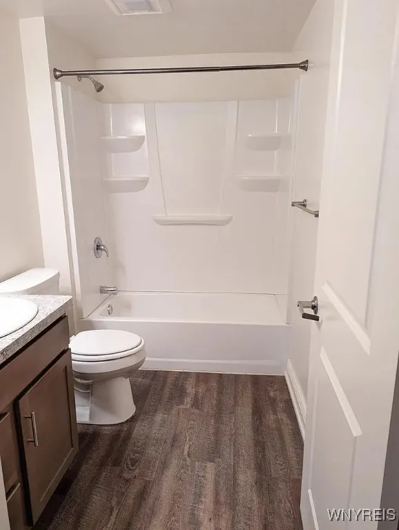 77 Laverack Avenue 4, Lancaster, New York 14086, Lancaster, New York 14086, 3 Bedrooms Bedrooms, 5 Rooms Rooms,1 BathroomBathrooms,Residential Lease,For Rent,77 Laverack Avenue 4, Lancaster, New York 14086,0,B1649600