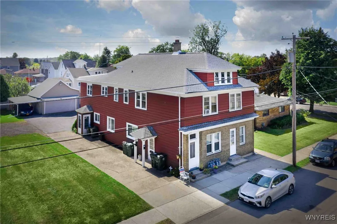 77 Laverack Avenue 4, Lancaster, New York 14086, Lancaster, New York 14086, 3 Bedrooms Bedrooms, 5 Rooms Rooms,1 BathroomBathrooms,Residential Lease,For Rent,77 Laverack Avenue 4, Lancaster, New York 14086,0,B1649600