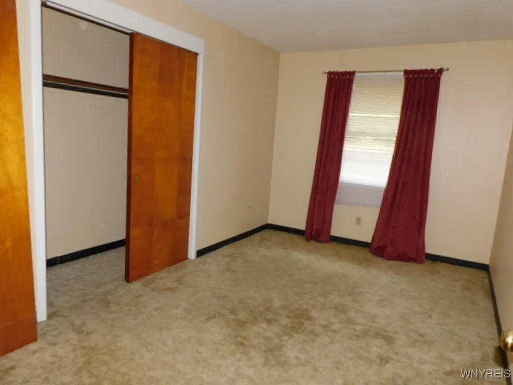 3165 Jordan Drive, Niagara, New York 14304, Niagara, New York 14304, 3 Bedrooms Bedrooms, 6 Rooms Rooms,1 BathroomBathrooms,Residential,For Sale,3165 Jordan Drive, Niagara, New York 14304,0,B1649561