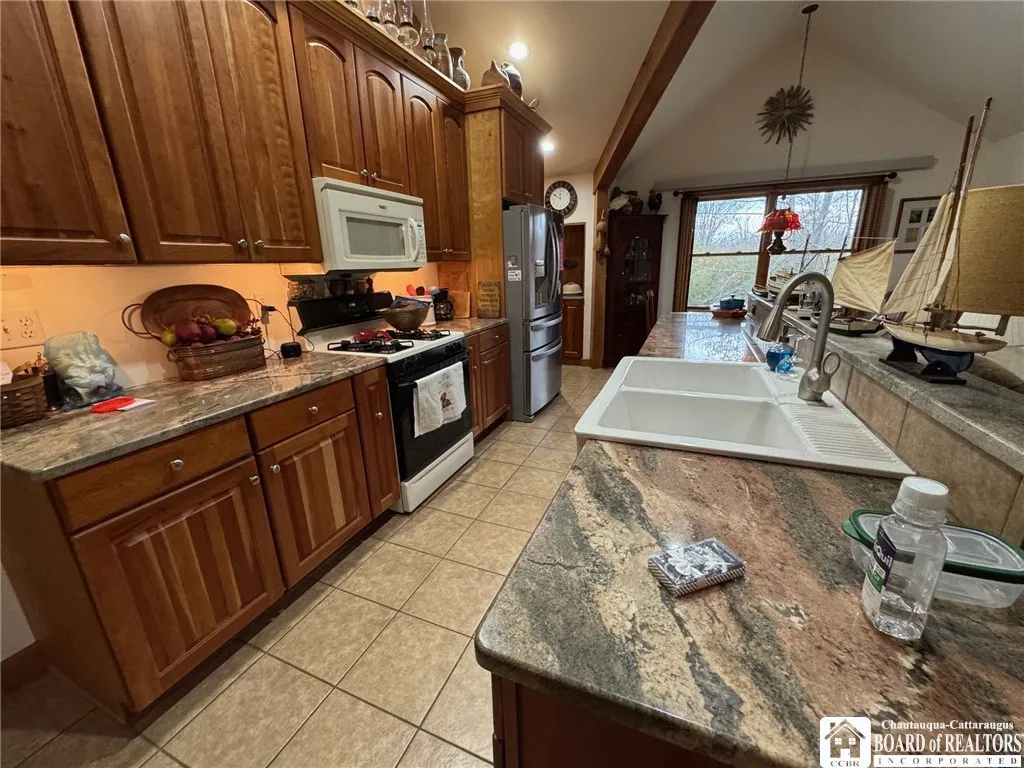 4174 Osborne Road, Pomfret, New York 14063, Pomfret, New York 14063, 2 Bedrooms Bedrooms, 6 Rooms Rooms,2 BathroomsBathrooms,Residential,For Sale,4174 Osborne Road, Pomfret, New York 14063,0,R1647872