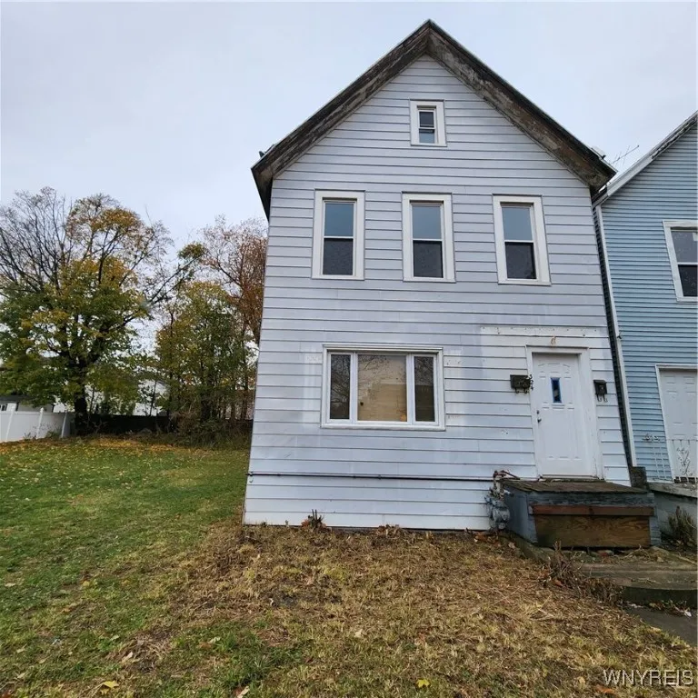 324 Carlton Street, Buffalo, New York 14204, Buffalo, New York 14204, 4 Bedrooms Bedrooms, ,2 BathroomsBathrooms,Residential,For Sale,324 Carlton Street, Buffalo, New York 14204,0,B1649613