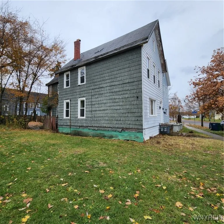 324 Carlton Street, Buffalo, New York 14204, Buffalo, New York 14204, 4 Bedrooms Bedrooms, ,2 BathroomsBathrooms,Residential,For Sale,324 Carlton Street, Buffalo, New York 14204,0,B1649613