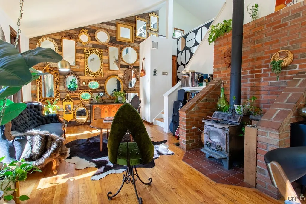 230 Delhi Street, Syracuse, New York 13203, Syracuse, New York 13203, 2 Bedrooms Bedrooms, 5 Rooms Rooms,1 BathroomBathrooms,Residential,For Sale,230 Delhi Street, Syracuse, New York 13203,0,S1646873