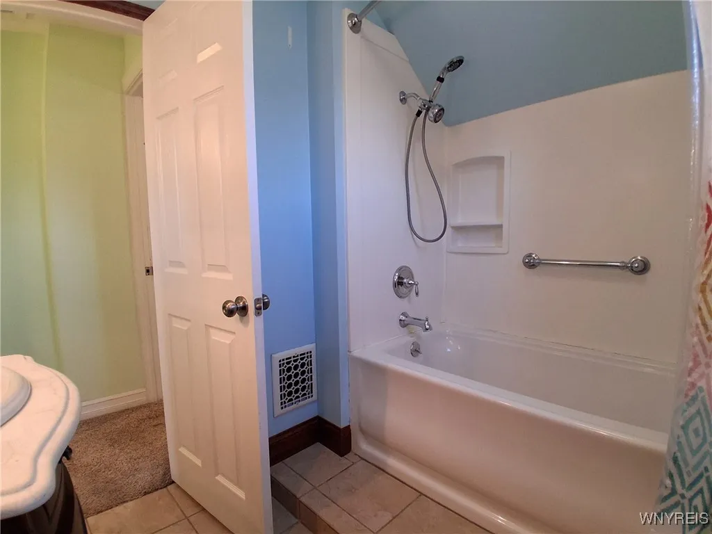 417 Abbott Road, Buffalo, New York 14220, Buffalo, New York 14220, 3 Bedrooms Bedrooms, 6 Rooms Rooms,2 BathroomsBathrooms,Residential,For Sale,417 Abbott Road, Buffalo, New York 14220,0,B1648347