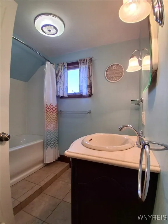 417 Abbott Road, Buffalo, New York 14220, Buffalo, New York 14220, 3 Bedrooms Bedrooms, 6 Rooms Rooms,2 BathroomsBathrooms,Residential,For Sale,417 Abbott Road, Buffalo, New York 14220,0,B1648347