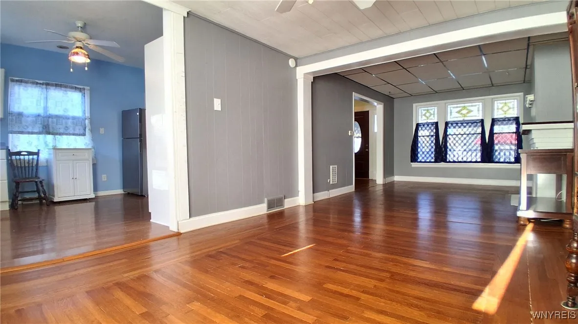 417 Abbott Road, Buffalo, New York 14220, Buffalo, New York 14220, 3 Bedrooms Bedrooms, 6 Rooms Rooms,2 BathroomsBathrooms,Residential,For Sale,417 Abbott Road, Buffalo, New York 14220,0,B1648347