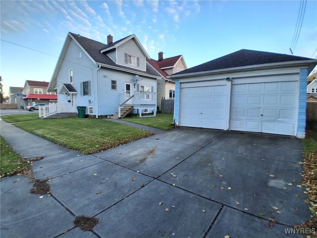 417 Abbott Road, Buffalo, New York 14220, Buffalo, New York 14220, 3 Bedrooms Bedrooms, 6 Rooms Rooms,2 BathroomsBathrooms,Residential,For Sale,417 Abbott Road, Buffalo, New York 14220,0,B1648347