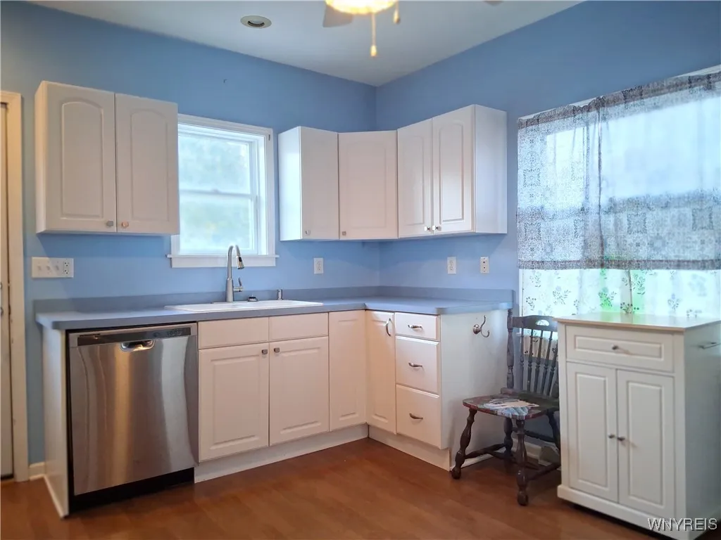 417 Abbott Road, Buffalo, New York 14220, Buffalo, New York 14220, 3 Bedrooms Bedrooms, 6 Rooms Rooms,2 BathroomsBathrooms,Residential,For Sale,417 Abbott Road, Buffalo, New York 14220,0,B1648347