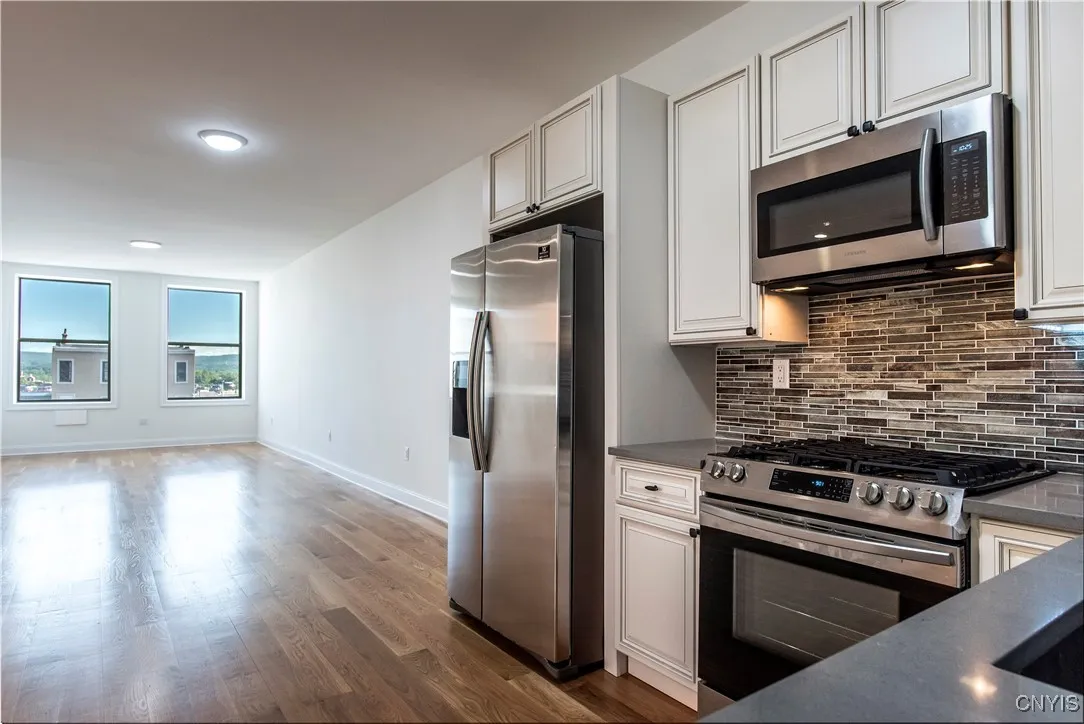 221 Elizabeth Street 2, Utica, New York 13501, Utica, New York 13501, 2 Bedrooms Bedrooms, 5 Rooms Rooms,1 BathroomBathrooms,Residential Lease,For Rent,221 Elizabeth Street 2, Utica, New York 13501,0,S1649580