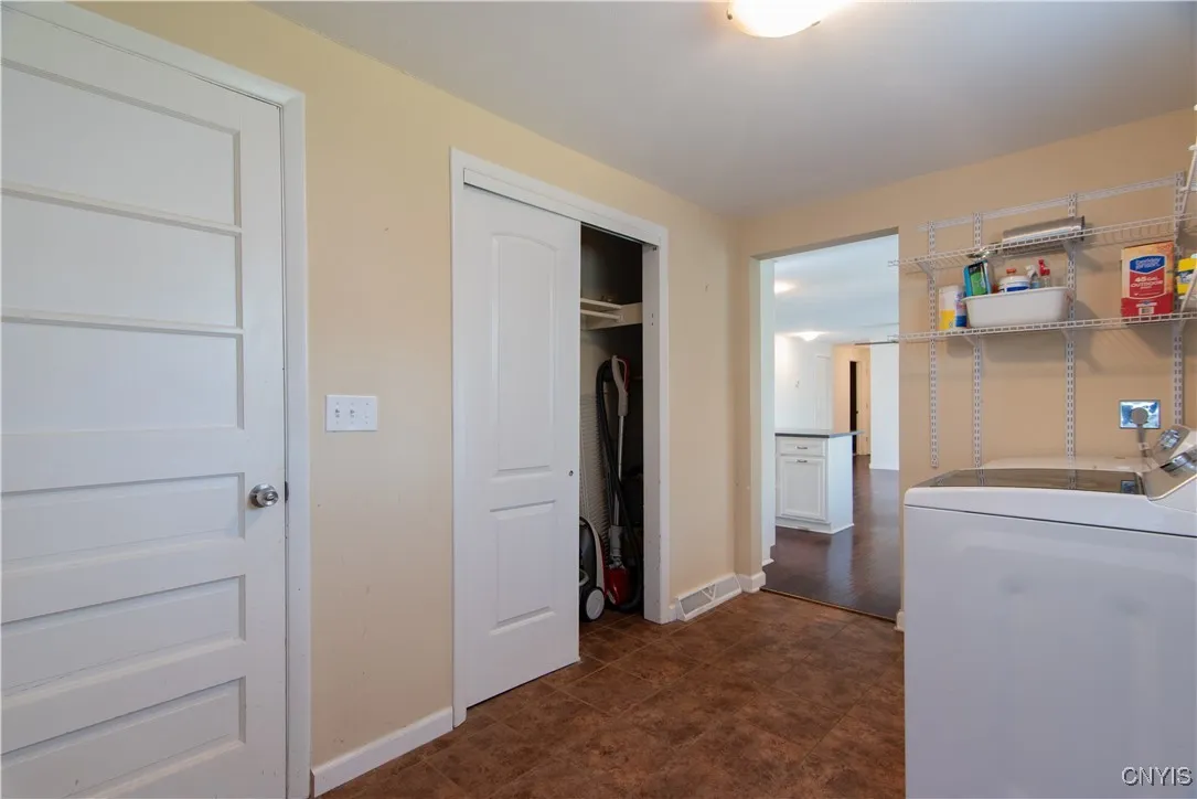 326 Shaver Avenue, Clay, New York 13212, Clay, New York 13212, 3 Bedrooms Bedrooms, 5 Rooms Rooms,1 BathroomBathrooms,Residential,For Sale,326 Shaver Avenue, Clay, New York 13212,0,S1649147