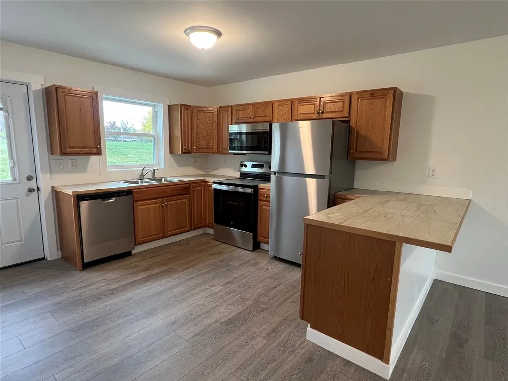 120 Cottage Street A, Auburn, New York 13021, Auburn, New York 13021, 2 Bedrooms Bedrooms, 5 Rooms Rooms,1 BathroomBathrooms,Residential,For Sale,120 Cottage Street A, Auburn, New York 13021,0,R1649619