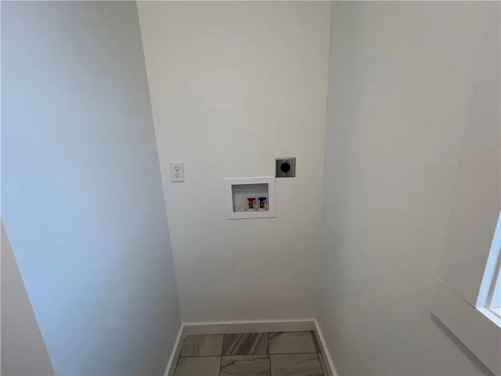 120 Cottage Street B, Auburn, New York 13021, Auburn, New York 13021, 2 Bedrooms Bedrooms, 5 Rooms Rooms,1 BathroomBathrooms,Residential,For Sale,120 Cottage Street B, Auburn, New York 13021,0,R1649620