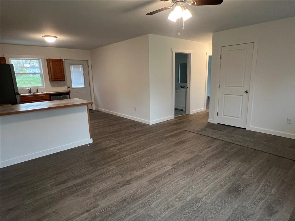 120 Cottage Street B, Auburn, New York 13021, Auburn, New York 13021, 2 Bedrooms Bedrooms, 5 Rooms Rooms,1 BathroomBathrooms,Residential,For Sale,120 Cottage Street B, Auburn, New York 13021,0,R1649620