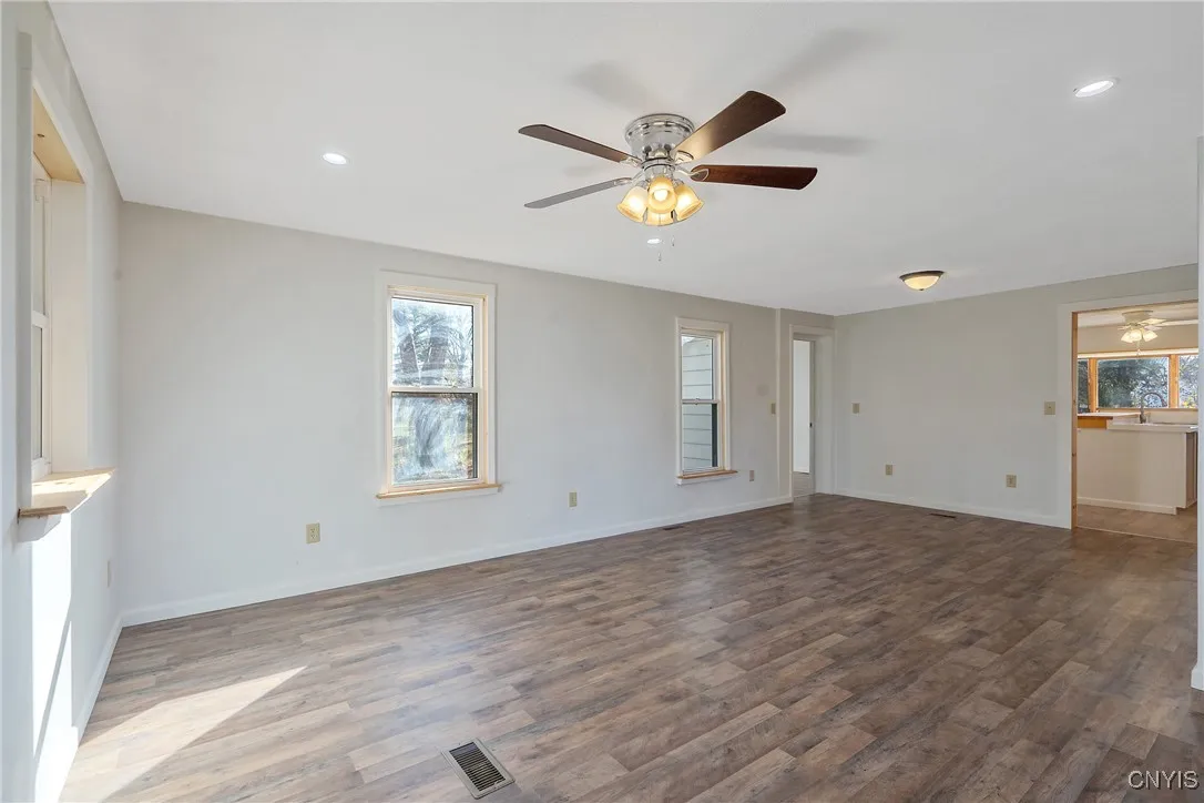 4 Maple Avenue, Lenox, New York 13032, Lenox, New York 13032, 3 Bedrooms Bedrooms, 8 Rooms Rooms,2 BathroomsBathrooms,Residential,For Sale,4 Maple Avenue, Lenox, New York 13032,0,S1649151