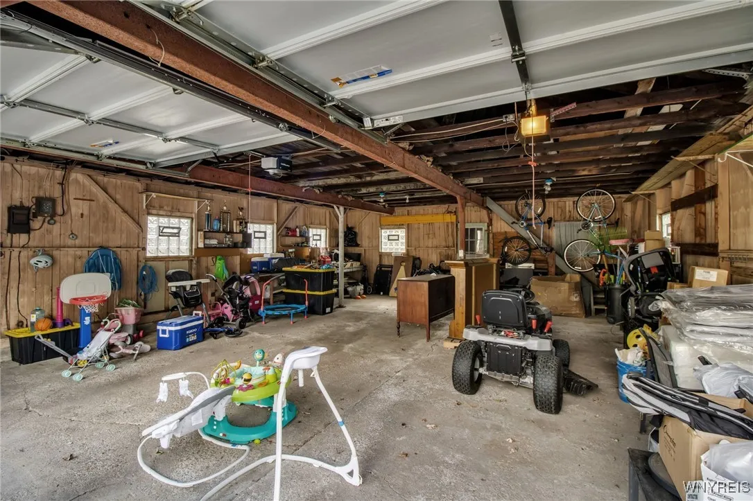 7196 Ward Road, Wheatfield, New York 14120, Wheatfield, New York 14120, 3 Bedrooms Bedrooms, 10 Rooms Rooms,1 BathroomBathrooms,Residential,For Sale,7196 Ward Road, Wheatfield, New York 14120,0,B1649597