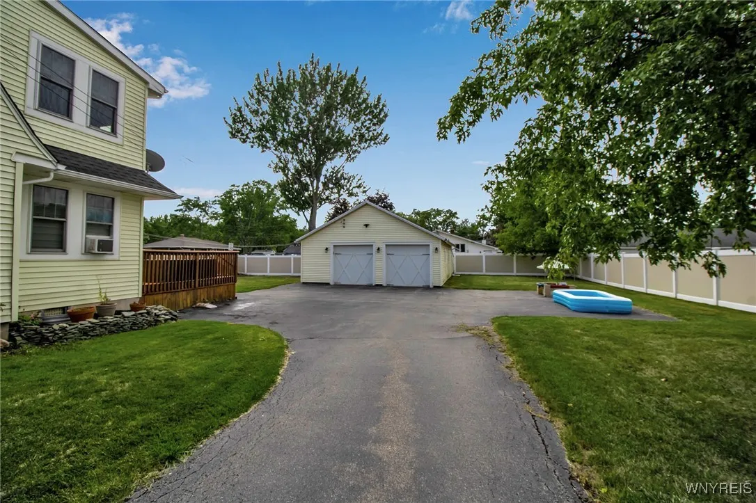 7196 Ward Road, Wheatfield, New York 14120, Wheatfield, New York 14120, 3 Bedrooms Bedrooms, 10 Rooms Rooms,1 BathroomBathrooms,Residential,For Sale,7196 Ward Road, Wheatfield, New York 14120,0,B1649597