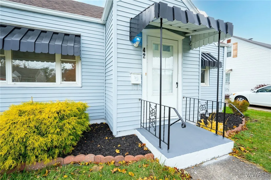 42 Carol Drive, Cheektowaga, New York 14215, Cheektowaga, New York 14215, 3 Bedrooms Bedrooms, 6 Rooms Rooms,1 BathroomBathrooms,Residential,For Sale,42 Carol Drive, Cheektowaga, New York 14215,0,B1649453