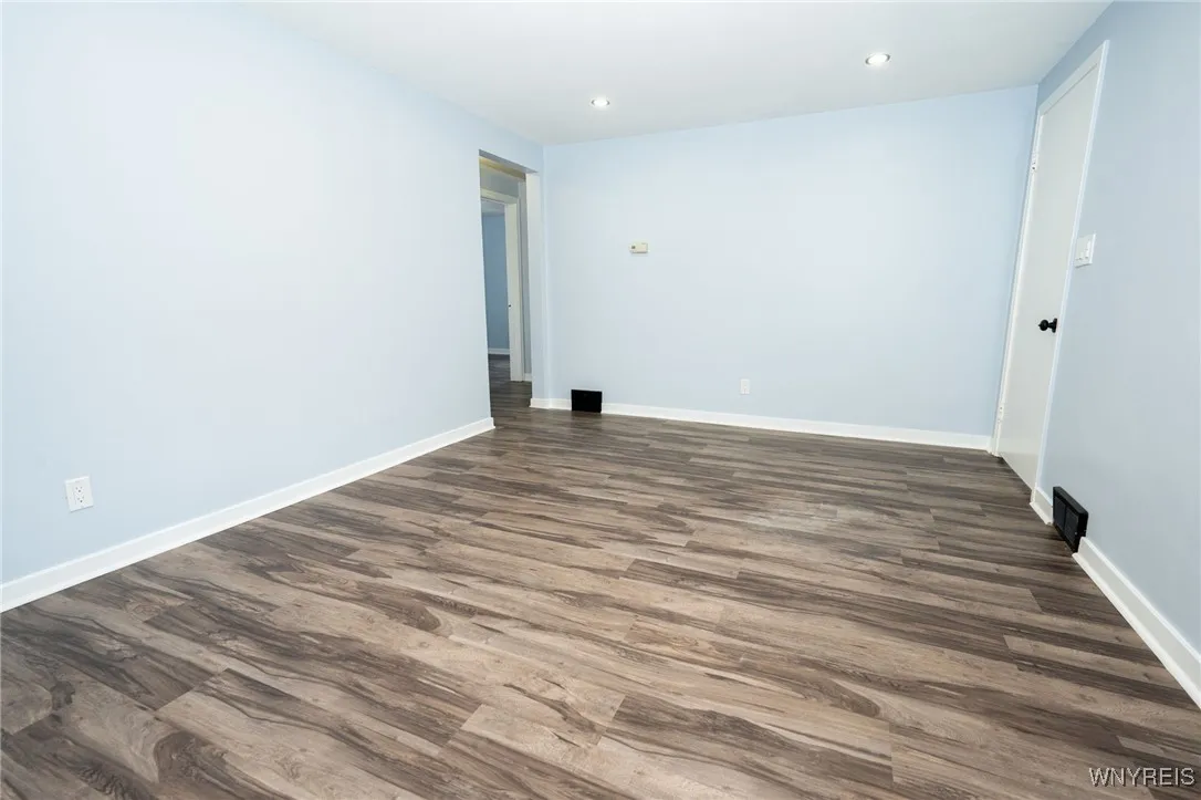 42 Carol Drive, Cheektowaga, New York 14215, Cheektowaga, New York 14215, 3 Bedrooms Bedrooms, 6 Rooms Rooms,1 BathroomBathrooms,Residential,For Sale,42 Carol Drive, Cheektowaga, New York 14215,0,B1649453