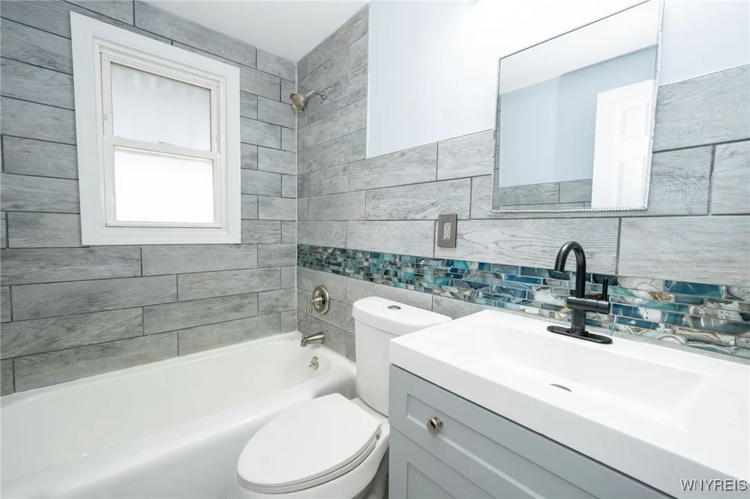 42 Carol Drive, Cheektowaga, New York 14215, Cheektowaga, New York 14215, 3 Bedrooms Bedrooms, 6 Rooms Rooms,1 BathroomBathrooms,Residential,For Sale,42 Carol Drive, Cheektowaga, New York 14215,0,B1649453