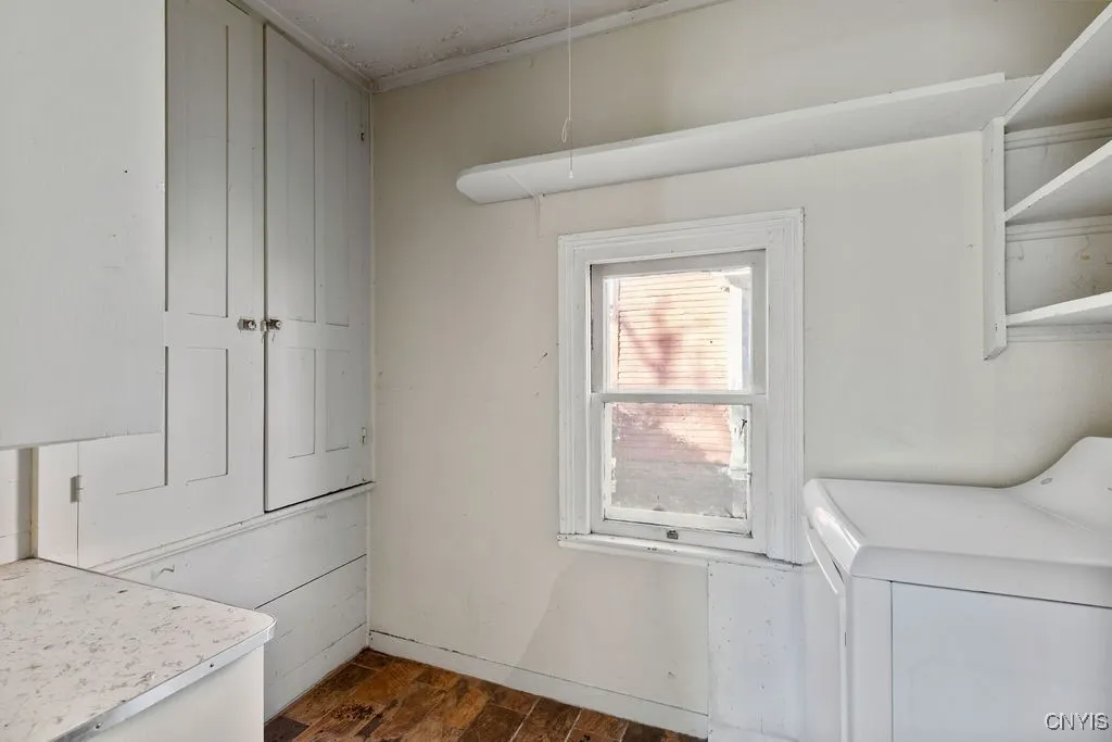 148 West 7th Street, Oswego, New York 13126, Oswego, New York 13126, 6 Bedrooms Bedrooms, 11 Rooms Rooms,2 BathroomsBathrooms,Residential,For Sale,148 West 7th Street, Oswego, New York 13126,0,S1648769