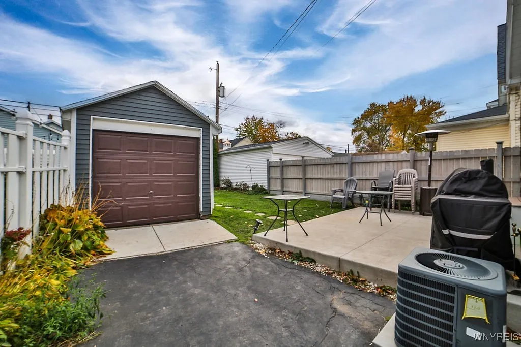 127 Stillwell Avenue, Tonawanda, New York 14217, Tonawanda, New York 14217, 4 Bedrooms Bedrooms, 9 Rooms Rooms,2 BathroomsBathrooms,Residential,For Sale,127 Stillwell Avenue, Tonawanda, New York 14217,0,B1649614