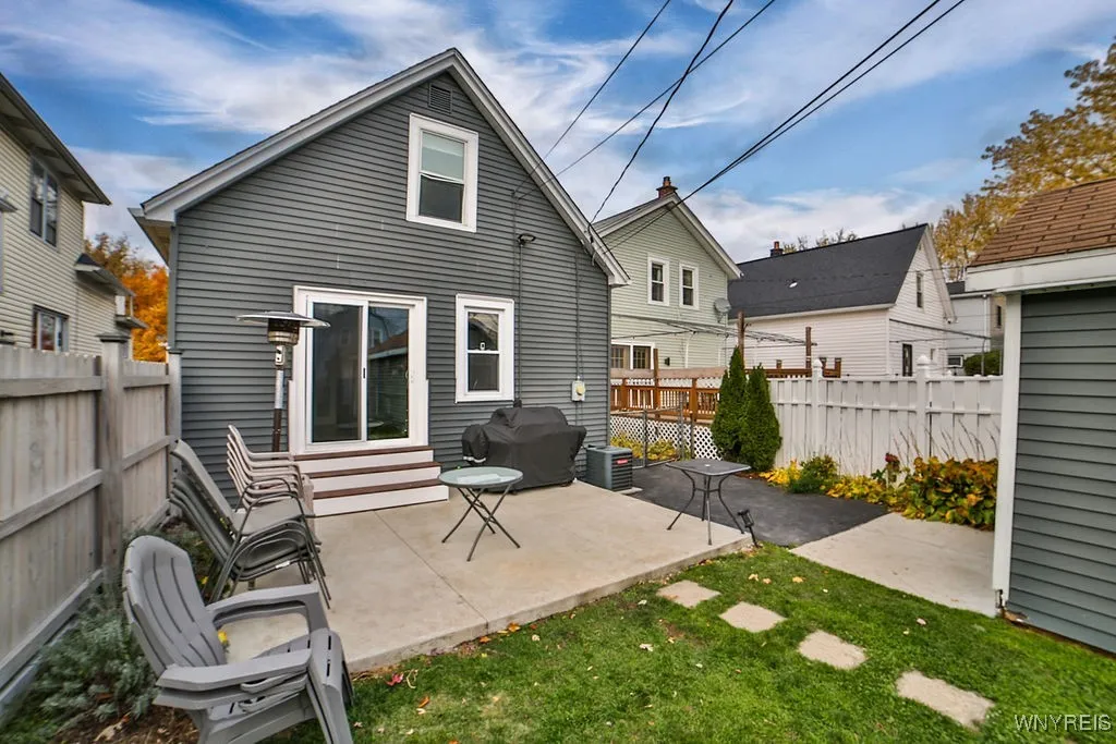 127 Stillwell Avenue, Tonawanda, New York 14217, Tonawanda, New York 14217, 4 Bedrooms Bedrooms, 9 Rooms Rooms,2 BathroomsBathrooms,Residential,For Sale,127 Stillwell Avenue, Tonawanda, New York 14217,0,B1649614