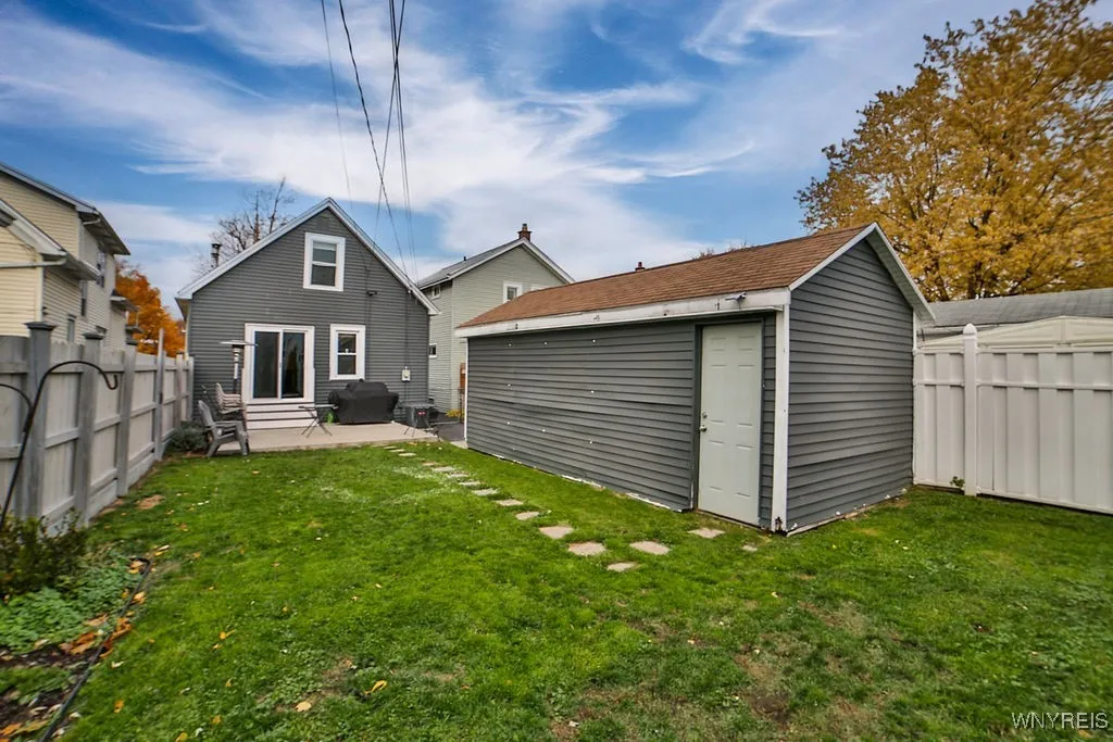 127 Stillwell Avenue, Tonawanda, New York 14217, Tonawanda, New York 14217, 4 Bedrooms Bedrooms, 9 Rooms Rooms,2 BathroomsBathrooms,Residential,For Sale,127 Stillwell Avenue, Tonawanda, New York 14217,0,B1649614