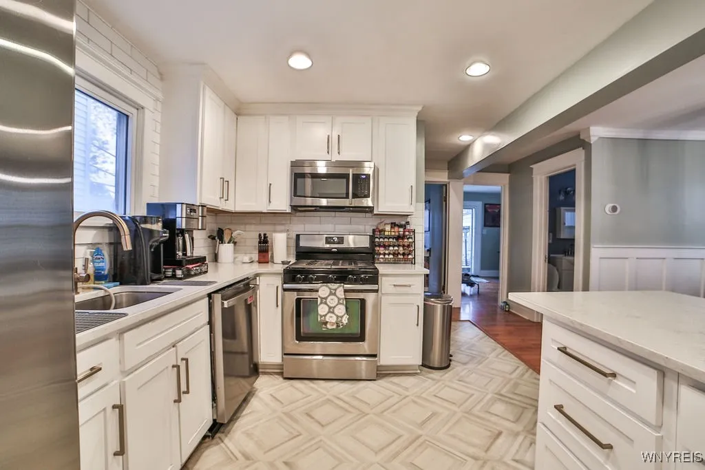 127 Stillwell Avenue, Tonawanda, New York 14217, Tonawanda, New York 14217, 4 Bedrooms Bedrooms, 9 Rooms Rooms,2 BathroomsBathrooms,Residential,For Sale,127 Stillwell Avenue, Tonawanda, New York 14217,0,B1649614