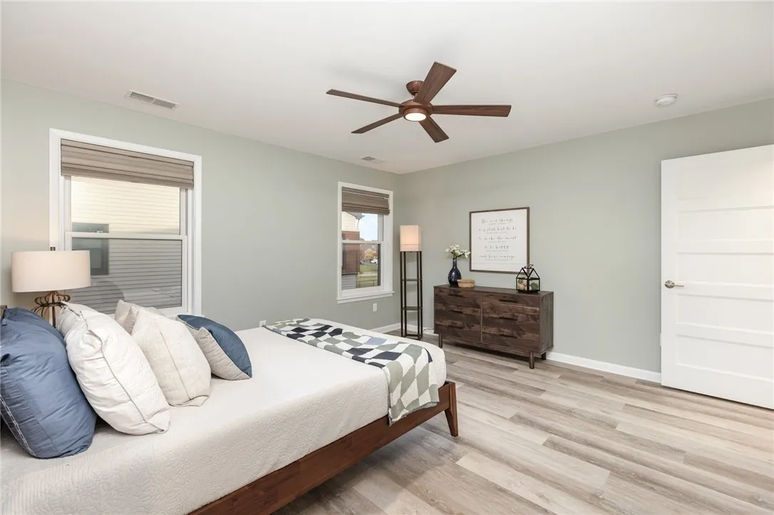 72 Charlotte Street, Rochester, New York 14607, Rochester, New York 14607, 2 Bedrooms Bedrooms, 5 Rooms Rooms,2 BathroomsBathrooms,Residential,For Sale,72 Charlotte Street, Rochester, New York 14607,0,R1649084