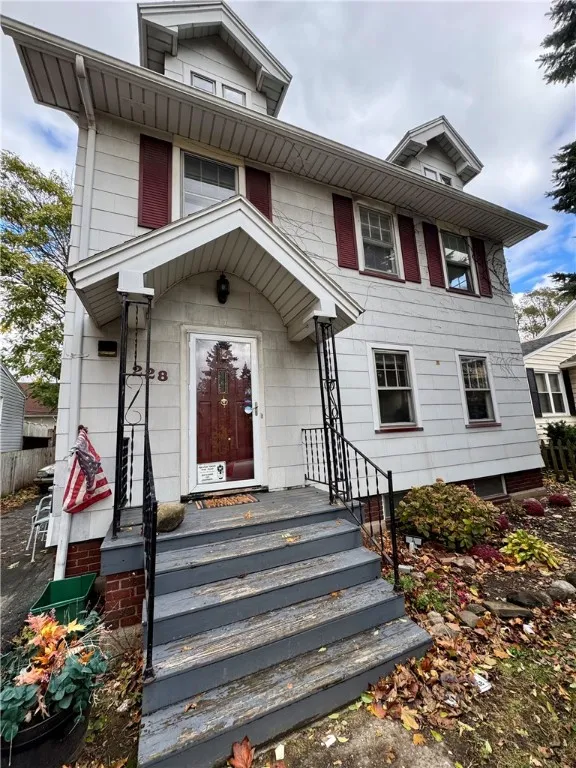 228 Westchester Avenue, Irondequoit, New York 1460, Irondequoit, New York 14609, 3 Bedrooms Bedrooms, 10 Rooms Rooms,2 BathroomsBathrooms,Residential,For Sale,228 Westchester Avenue, Irondequoit, New York 1460,0,R1649637