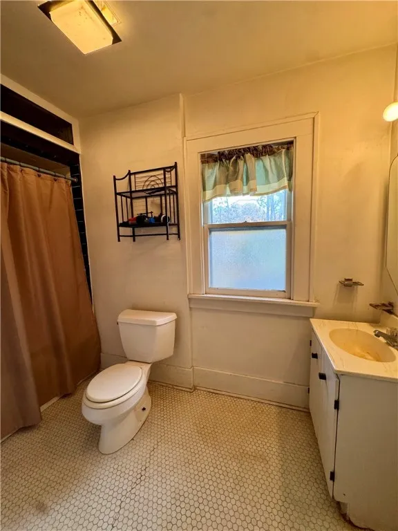 228 Westchester Avenue, Irondequoit, New York 1460, Irondequoit, New York 14609, 3 Bedrooms Bedrooms, 10 Rooms Rooms,2 BathroomsBathrooms,Residential,For Sale,228 Westchester Avenue, Irondequoit, New York 1460,0,R1649637