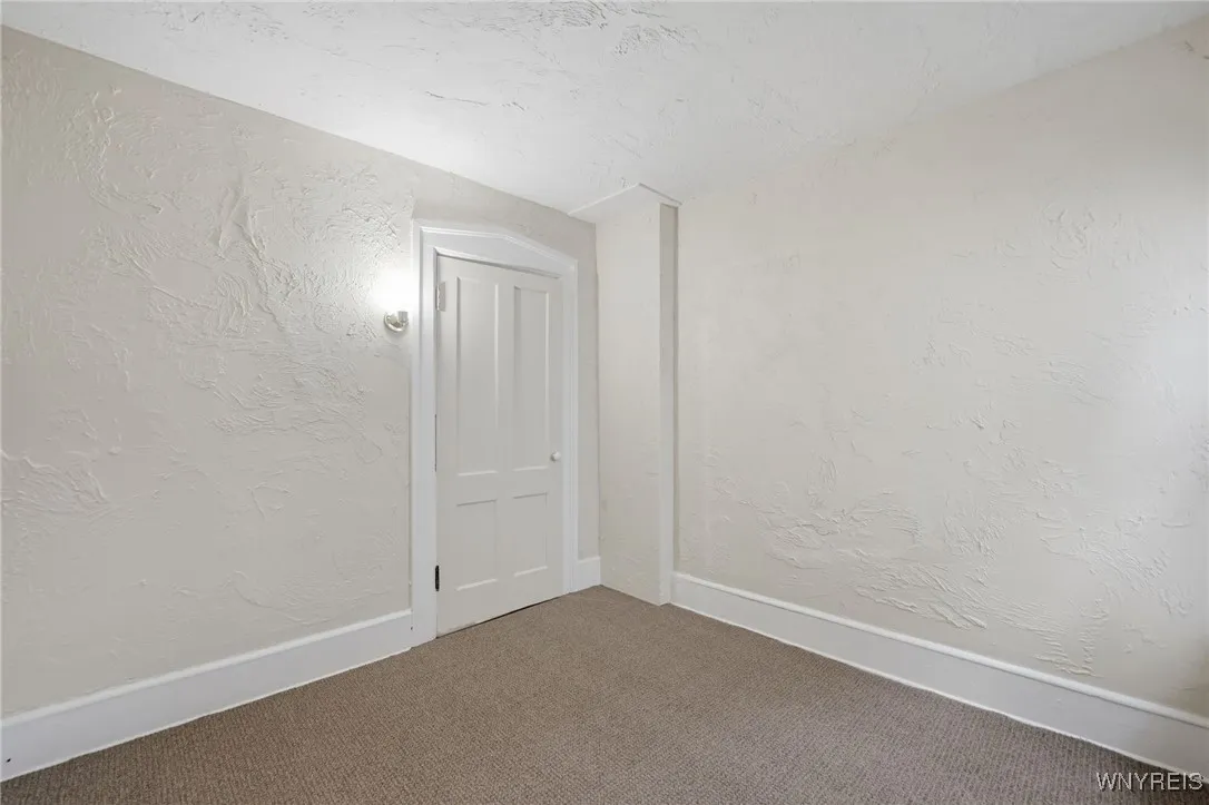 possible 4th bedroom on 1st floor