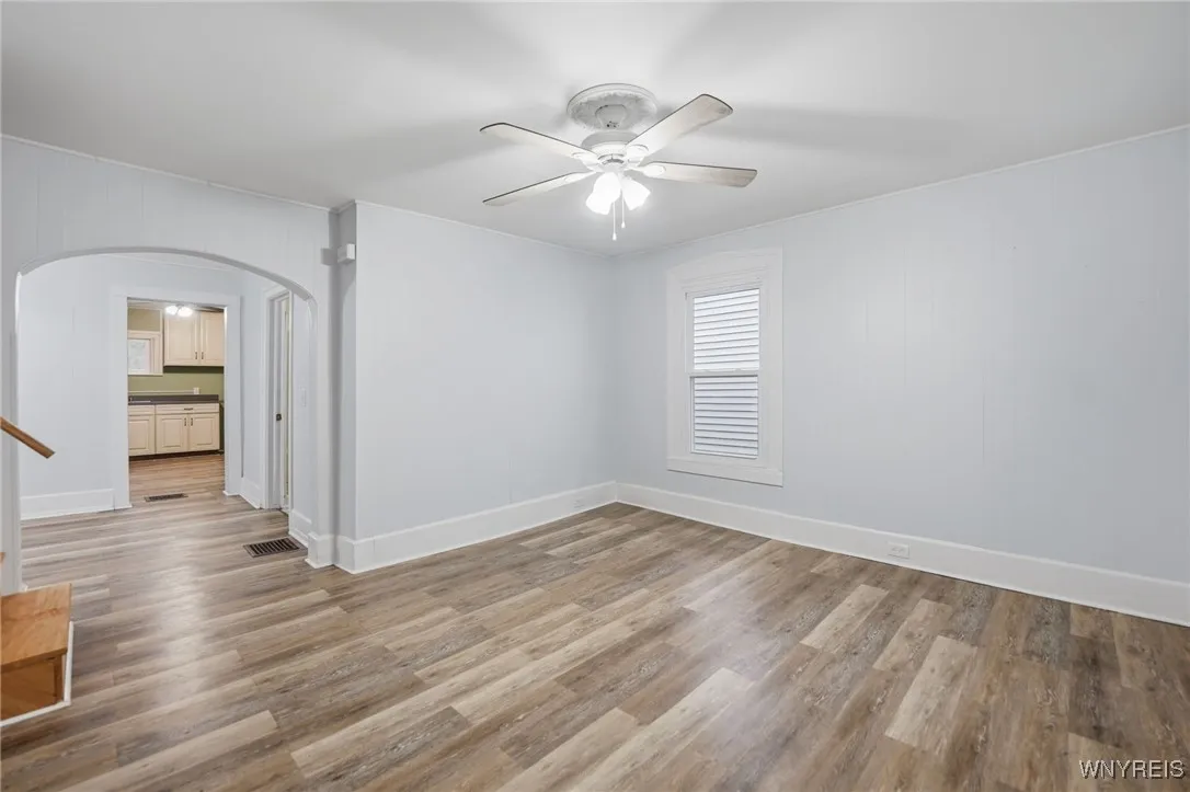 Loads of wall space in the living room