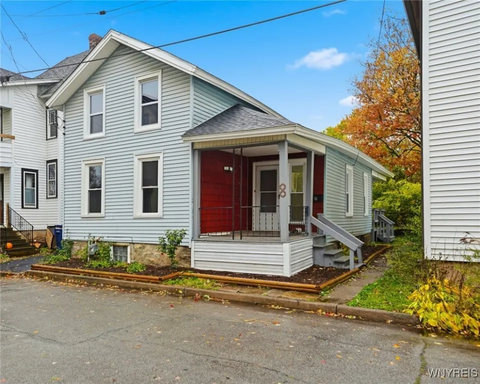 8 Blackley Court, Lockport City, New York 14094, Lockport City, New York 14094, 3 Bedrooms Bedrooms, 7 Rooms Rooms,2 BathroomsBathrooms,Residential,For Sale,8 Blackley Court, Lockport City, New York 14094,0,B1649630