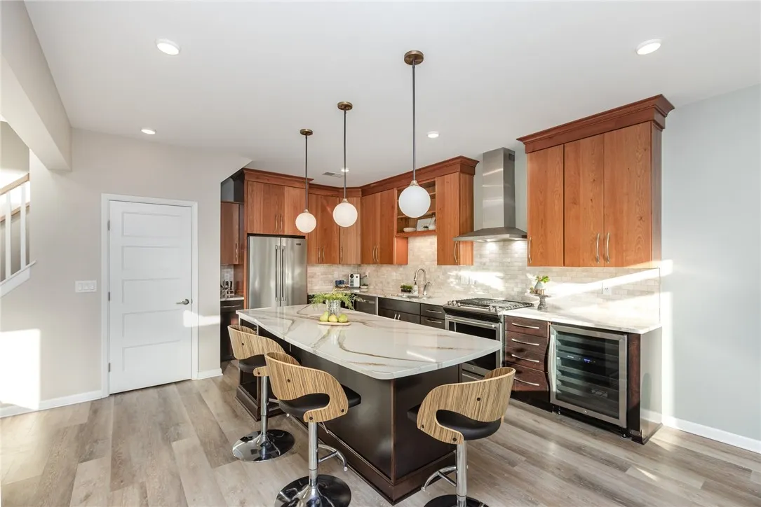 72 Charlotte Street, Rochester, New York 14607, Rochester, New York 14607, 2 Bedrooms Bedrooms, 5 Rooms Rooms,2 BathroomsBathrooms,Residential,For Sale,72 Charlotte Street, Rochester, New York 14607,0,R1649472