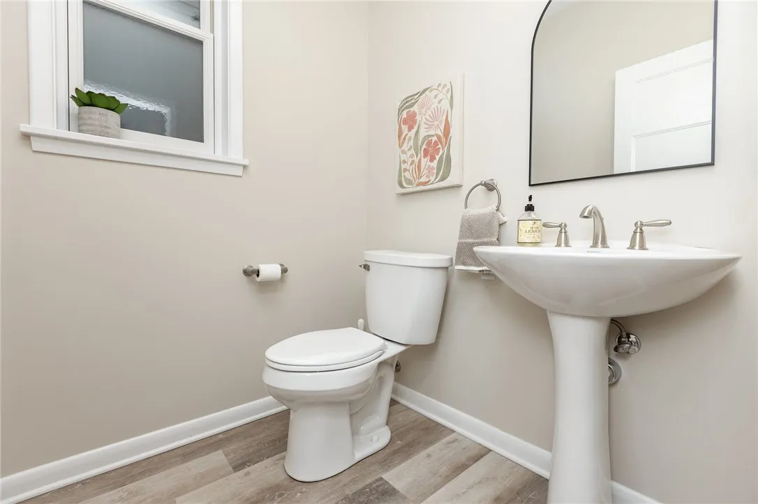 72 Charlotte Street, Rochester, New York 14607, Rochester, New York 14607, 2 Bedrooms Bedrooms, 5 Rooms Rooms,2 BathroomsBathrooms,Residential,For Sale,72 Charlotte Street, Rochester, New York 14607,0,R1649472