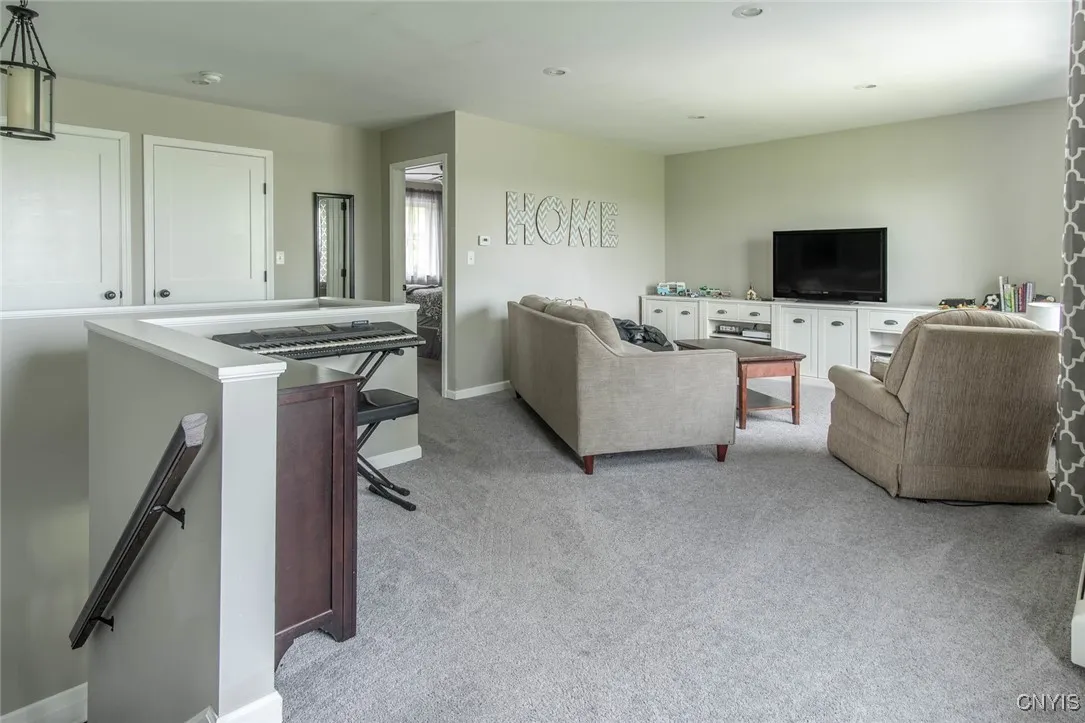 21408 Gillette Road, Watertown Town, New York 1360, Watertown Town, New York 13601, 4 Bedrooms Bedrooms, 11 Rooms Rooms,2 BathroomsBathrooms,Residential,For Sale,21408 Gillette Road, Watertown Town, New York 1360,0,S1649640