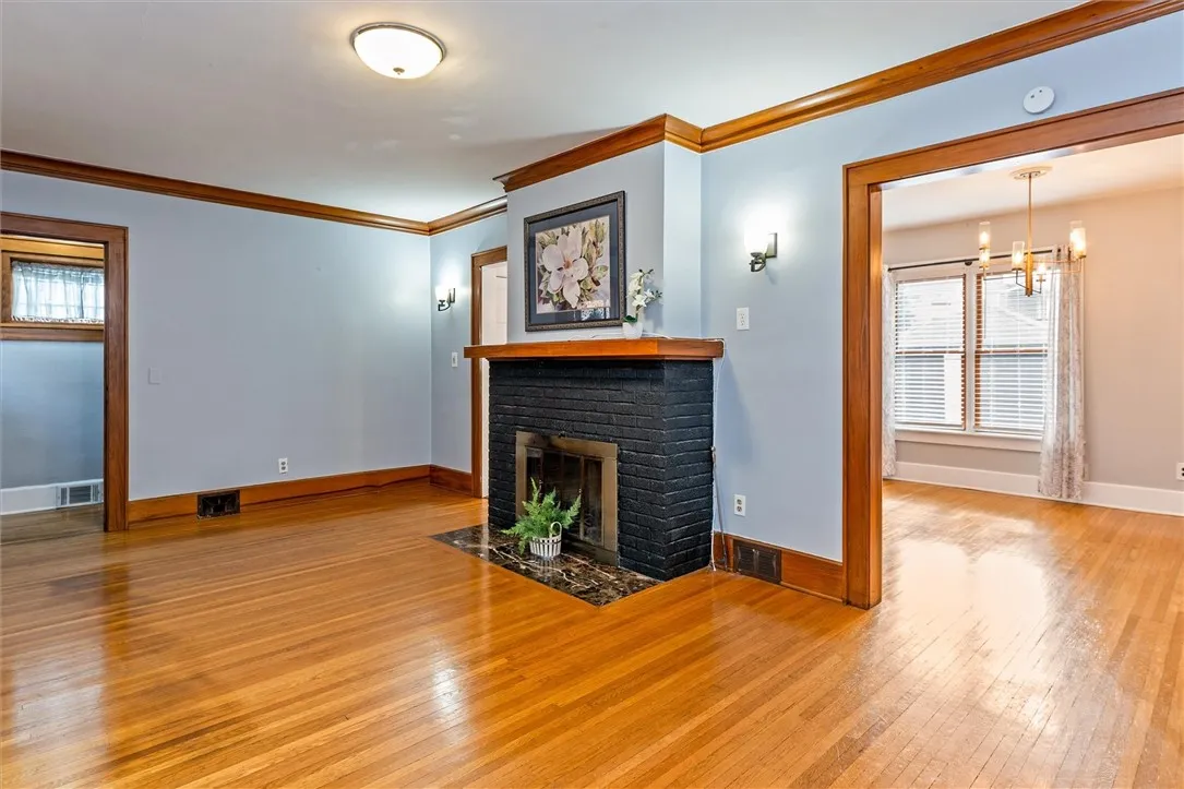 255 Versailles Road, Rochester, New York 14621, Rochester, New York 14621, 4 Bedrooms Bedrooms, 8 Rooms Rooms,1 BathroomBathrooms,Residential,For Sale,255 Versailles Road, Rochester, New York 14621,0,R1649033