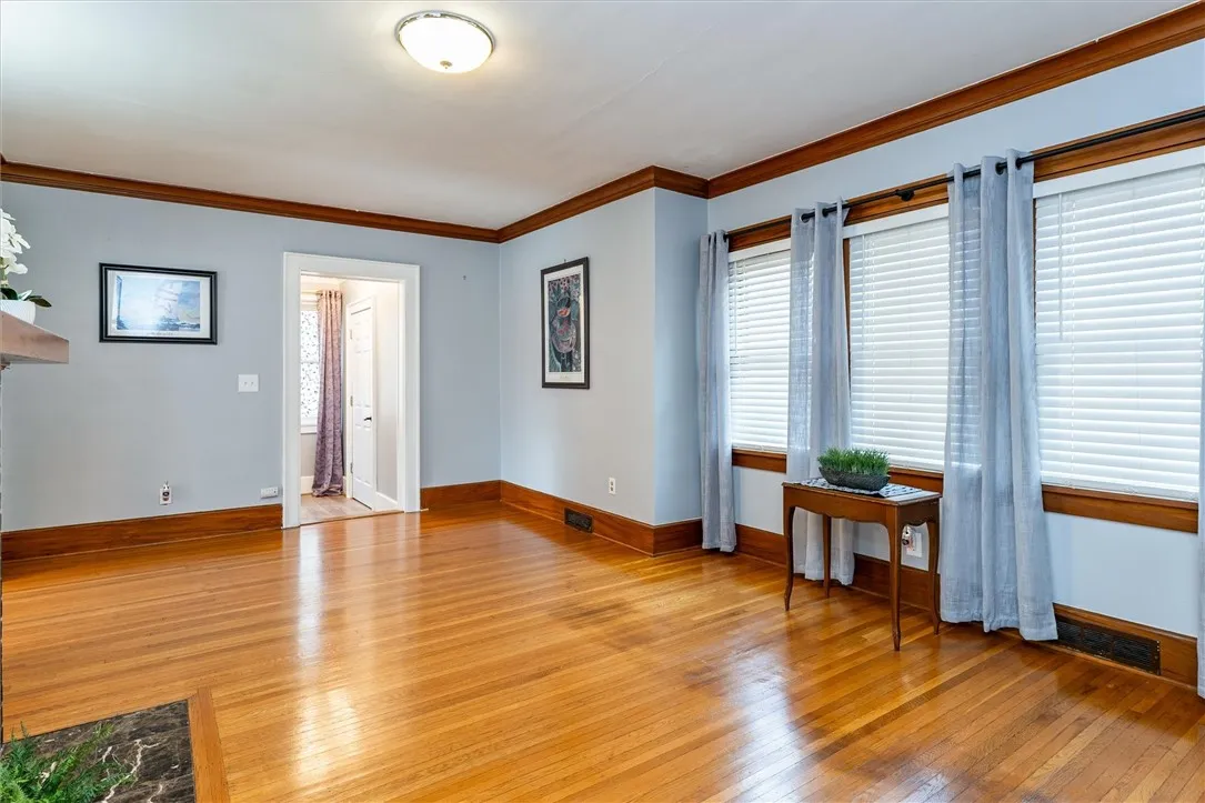 255 Versailles Road, Rochester, New York 14621, Rochester, New York 14621, 4 Bedrooms Bedrooms, 8 Rooms Rooms,1 BathroomBathrooms,Residential,For Sale,255 Versailles Road, Rochester, New York 14621,0,R1649033