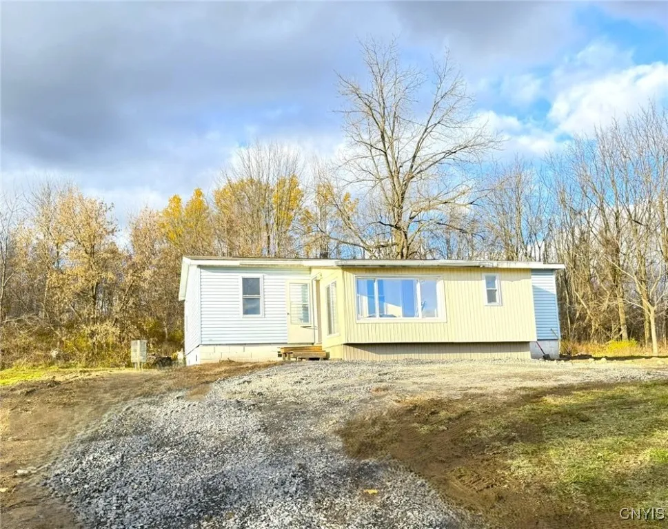 223 Rt-5 Highway, Elbridge, New York 13166, Elbridge, New York 13166, 3 Bedrooms Bedrooms, 6 Rooms Rooms,2 BathroomsBathrooms,Residential,For Sale,223 Rt-5 Highway, Elbridge, New York 13166,0,S1649633