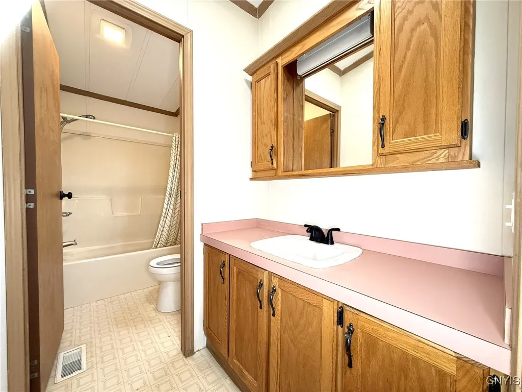 223 Rt-5 Highway, Elbridge, New York 13166, Elbridge, New York 13166, 3 Bedrooms Bedrooms, 6 Rooms Rooms,2 BathroomsBathrooms,Residential,For Sale,223 Rt-5 Highway, Elbridge, New York 13166,0,S1649633