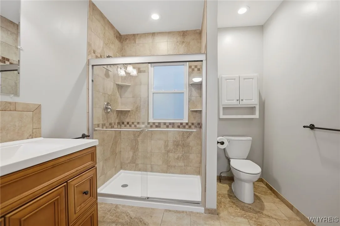 830 Potomac Ave (lw), Buffalo, New York 14209, Buffalo, New York 14209, 3 Bedrooms Bedrooms, 7 Rooms Rooms,1 BathroomBathrooms,Residential Lease,For Rent,830 Potomac Ave (lw), Buffalo, New York 14209,0,B1649164