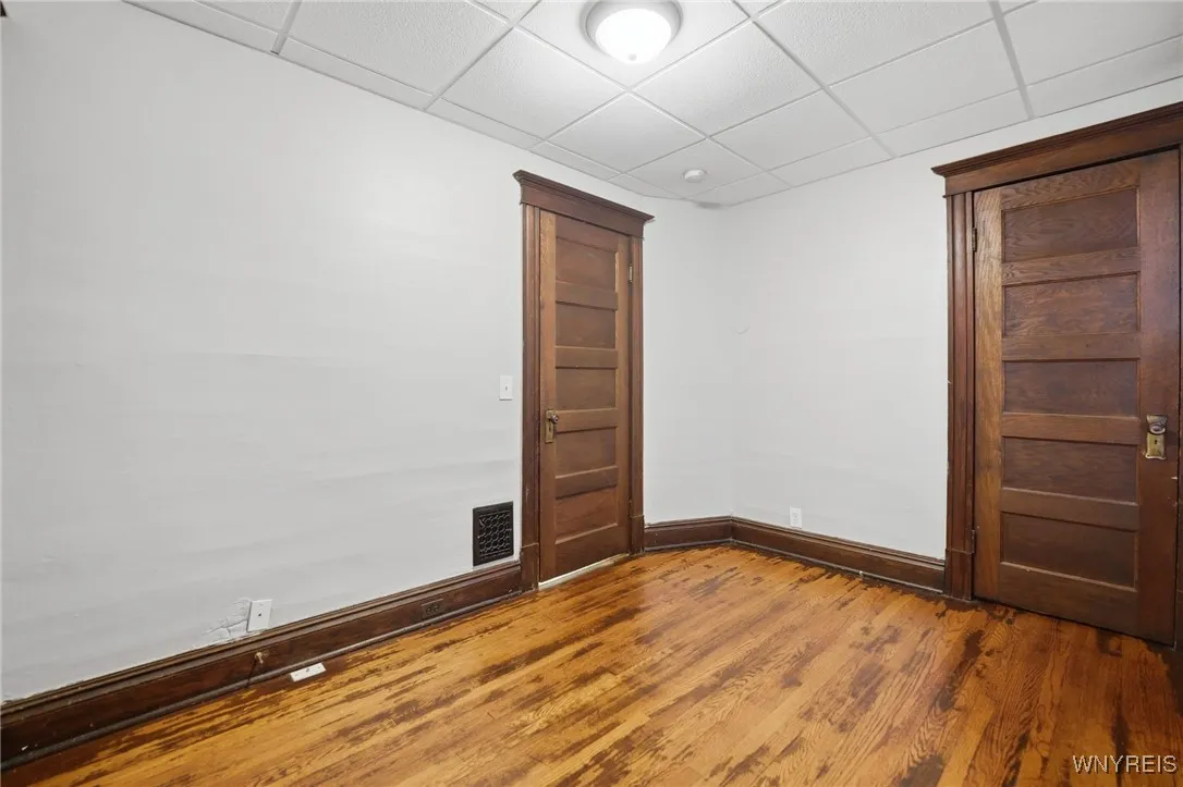 830 Potomac Ave (lw), Buffalo, New York 14209, Buffalo, New York 14209, 3 Bedrooms Bedrooms, 7 Rooms Rooms,1 BathroomBathrooms,Residential Lease,For Rent,830 Potomac Ave (lw), Buffalo, New York 14209,0,B1649164