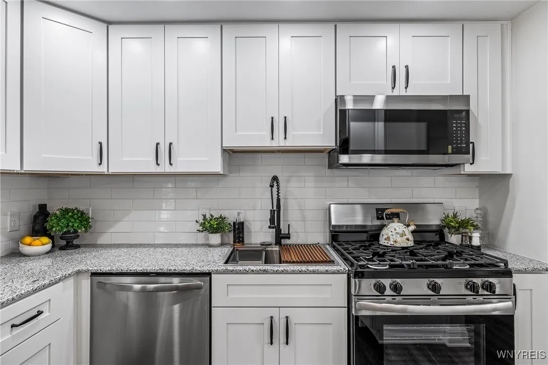 3934 Harvard Street, Hamburg, New York 14075, Hamburg, New York 14075, 3 Bedrooms Bedrooms, 7 Rooms Rooms,2 BathroomsBathrooms,Residential,For Sale,3934 Harvard Street, Hamburg, New York 14075,0,B1649454