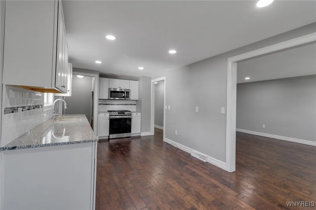 51 West 2nd Street, Cheektowaga, New York 14043, Cheektowaga, New York 14043, 3 Bedrooms Bedrooms, 5 Rooms Rooms,1 BathroomBathrooms,Residential,For Sale,51 West 2nd Street, Cheektowaga, New York 14043,0,B1649524