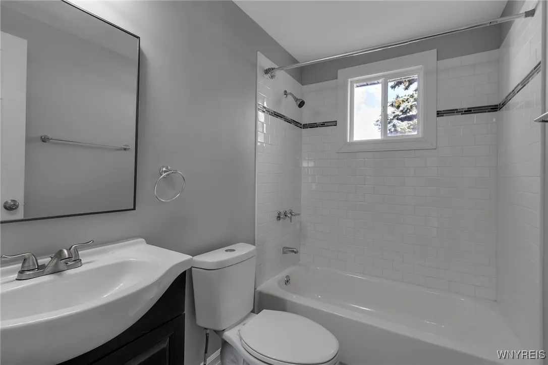 51 West 2nd Street, Cheektowaga, New York 14043, Cheektowaga, New York 14043, 3 Bedrooms Bedrooms, 5 Rooms Rooms,1 BathroomBathrooms,Residential,For Sale,51 West 2nd Street, Cheektowaga, New York 14043,0,B1649524