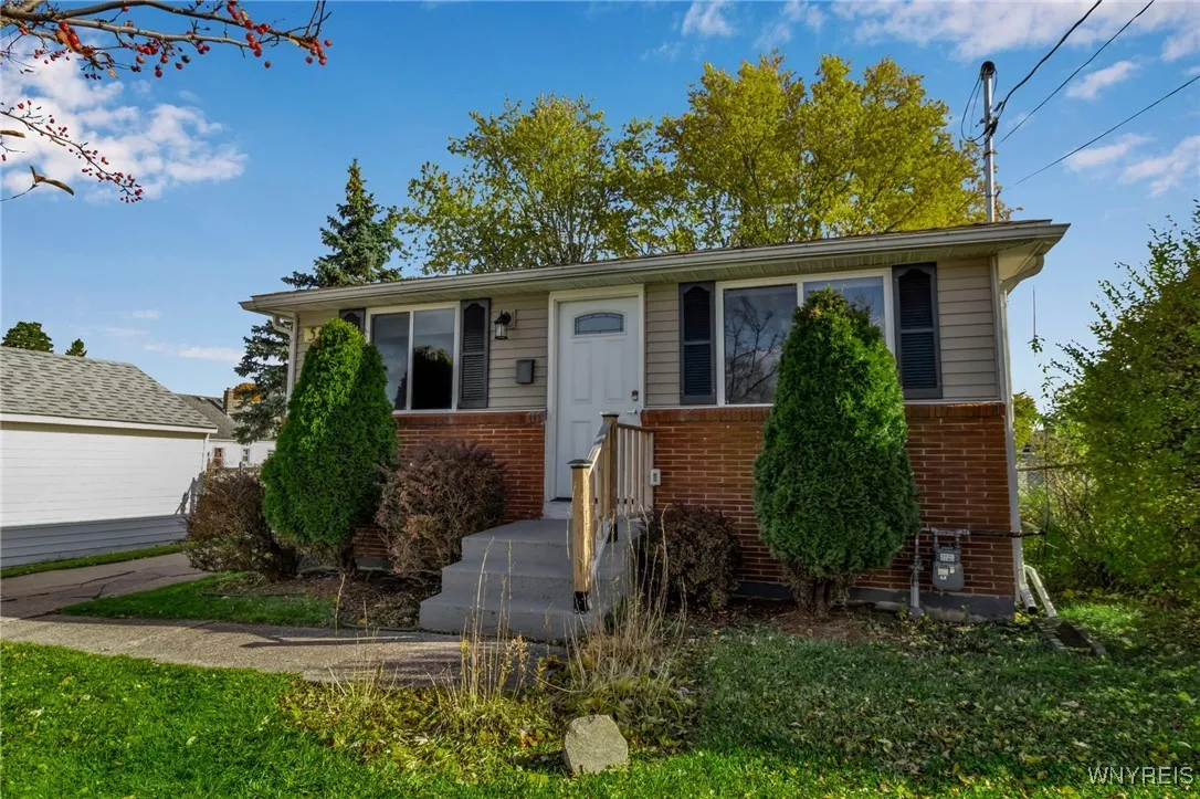 51 West 2nd Street, Cheektowaga, New York 14043, Cheektowaga, New York 14043, 3 Bedrooms Bedrooms, 5 Rooms Rooms,1 BathroomBathrooms,Residential,For Sale,51 West 2nd Street, Cheektowaga, New York 14043,0,B1649524